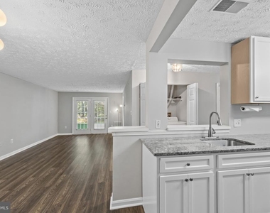 550 Kennington Road - Photo Thumbnail 13