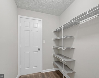 550 Kennington Road - Photo Thumbnail 26