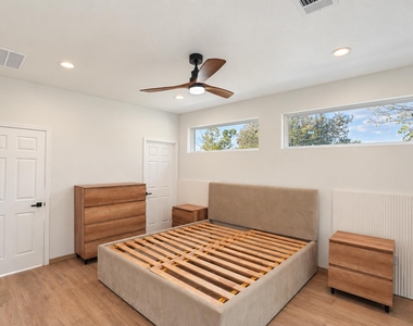 5019 Shoal Creek Blvd - Photo Thumbnail 7