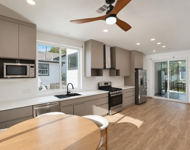 5019 Shoal Creek Blvd - Photo Thumbnail 2