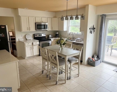601 Sungold Road - Photo Thumbnail 2
