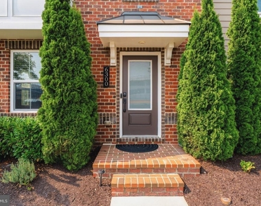 6300 Osterley Street - Photo Thumbnail 8