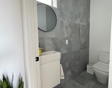 3406 E 17th St - Photo Thumbnail 22