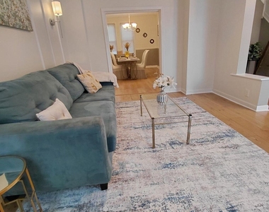 502 Lyndhurst Street - Photo Thumbnail 6
