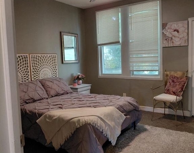 502 Lyndhurst Street - Photo Thumbnail 13