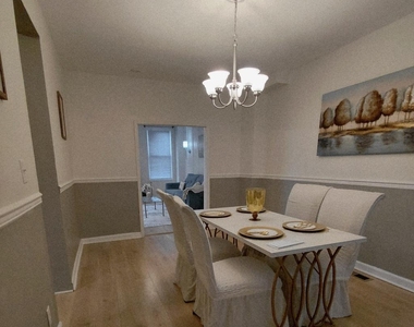 502 Lyndhurst Street - Photo Thumbnail 5