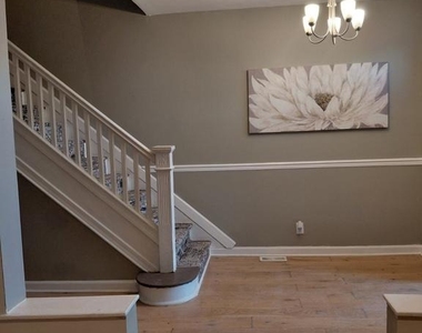 502 Lyndhurst Street - Photo Thumbnail 1