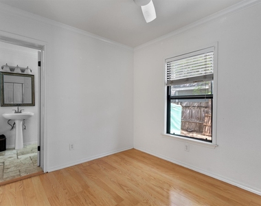2710 E 3rd St - Photo Thumbnail 17
