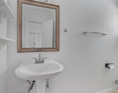 2710 E 3rd St - Photo Thumbnail 19