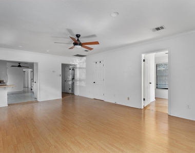 2710 E 3rd St - Photo Thumbnail 1