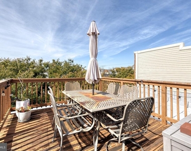1025 S Bouldin Street - Photo Thumbnail 18