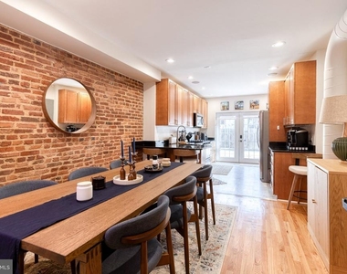 1025 S Bouldin Street - Photo Thumbnail 5