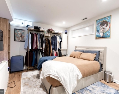 1025 S Bouldin Street - Photo Thumbnail 17
