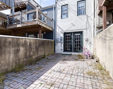 1025 S Bouldin Street - Photo Thumbnail 21