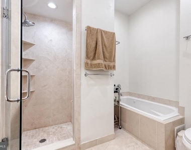 1025 S Bouldin Street - Photo Thumbnail 14