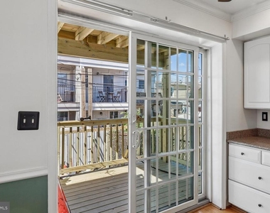 1618 Marshall Street - Photo Thumbnail 3