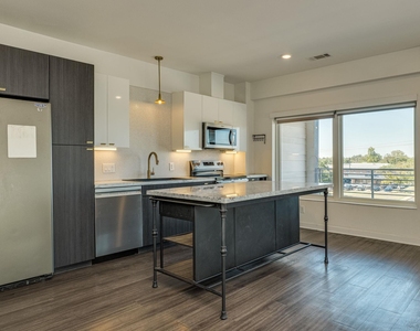 4361 S Congress Ave - Photo Thumbnail 1