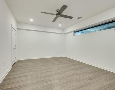 4361 S Congress Ave - Photo Thumbnail 14