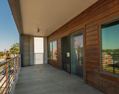 4361 S Congress Ave - Photo Thumbnail 11
