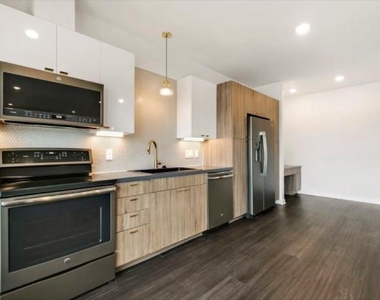 4361 S Congress Ave - Photo Thumbnail 8