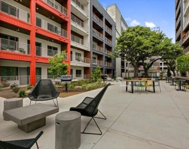 4361 S Congress Ave - Photo Thumbnail 19