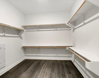 4361 S Congress Ave - Photo Thumbnail 12