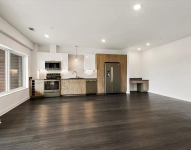 4361 S Congress Ave - Photo Thumbnail 6