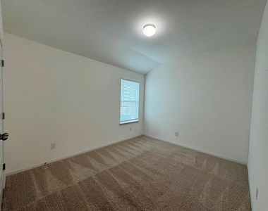 106 Watercourse Way - Photo Thumbnail 7