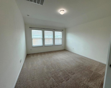 106 Watercourse Way - Photo Thumbnail 21