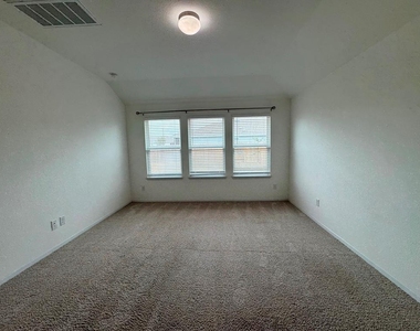 106 Watercourse Way - Photo Thumbnail 31