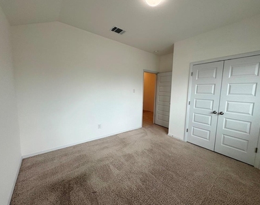 106 Watercourse Way - Photo Thumbnail 6