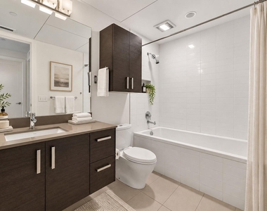 222 West Ave - Photo Thumbnail 13