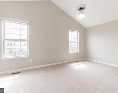 747 Dayspring Drive - Photo Thumbnail 15