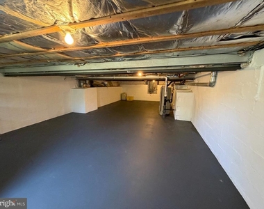 201 Giddings Avenue - Photo Thumbnail 10