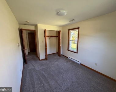 201 Giddings Avenue - Photo Thumbnail 7