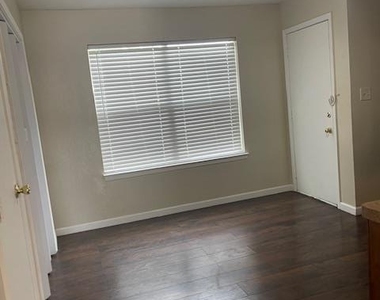 908 Guadalupe St - Photo Thumbnail 6