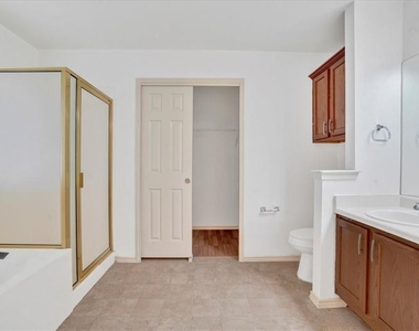 1405 Scottsdale Dr - Photo Thumbnail 15