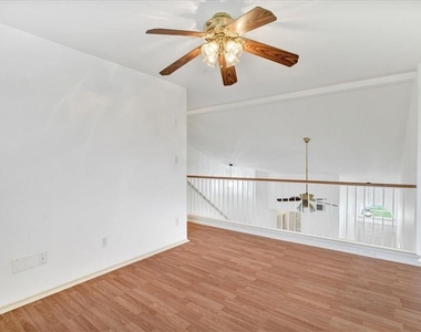 1405 Scottsdale Dr - Photo Thumbnail 10