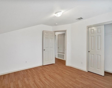 1405 Scottsdale Dr - Photo Thumbnail 12