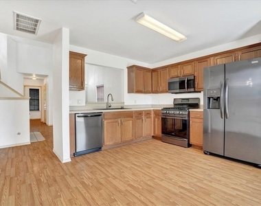 1405 Scottsdale Dr - Photo Thumbnail 6
