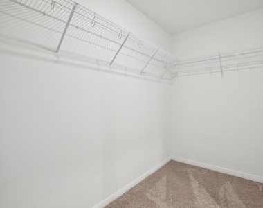 517 Riverdale Dr - Photo Thumbnail 22