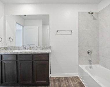517 Riverdale Dr - Photo Thumbnail 21