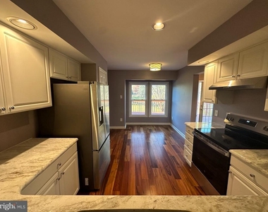 141 Attic Court - Photo Thumbnail 6