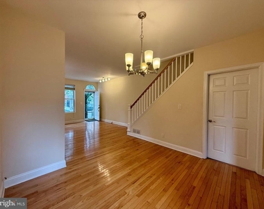 1906 N Scott Street - Photo Thumbnail 7