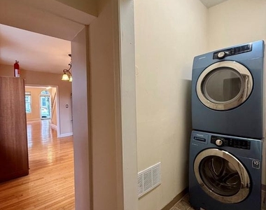 1906 N Scott Street - Photo Thumbnail 11