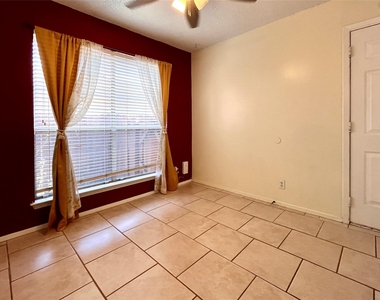 2802 Aftonshire Way Way - Photo Thumbnail 3