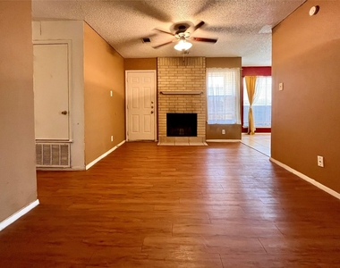 2802 Aftonshire Way Way - Photo Thumbnail 1