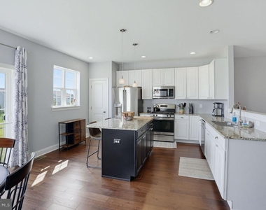 1322 Carrick Court - Photo Thumbnail 13