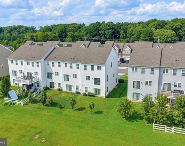 1322 Carrick Court - Photo Thumbnail 44