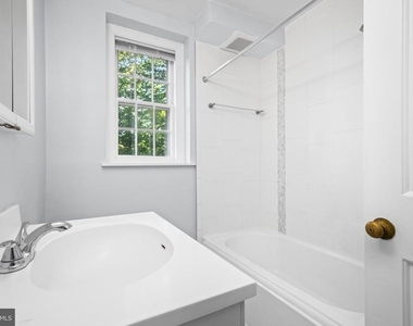 3864 Porter Street Nw - Photo Thumbnail 12